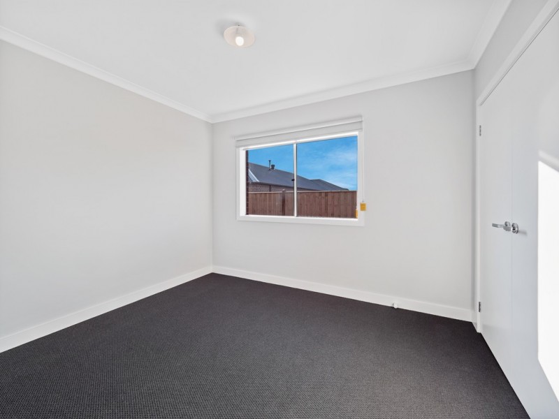 14 Sandpiper Circuit, Cowes VIC 3922