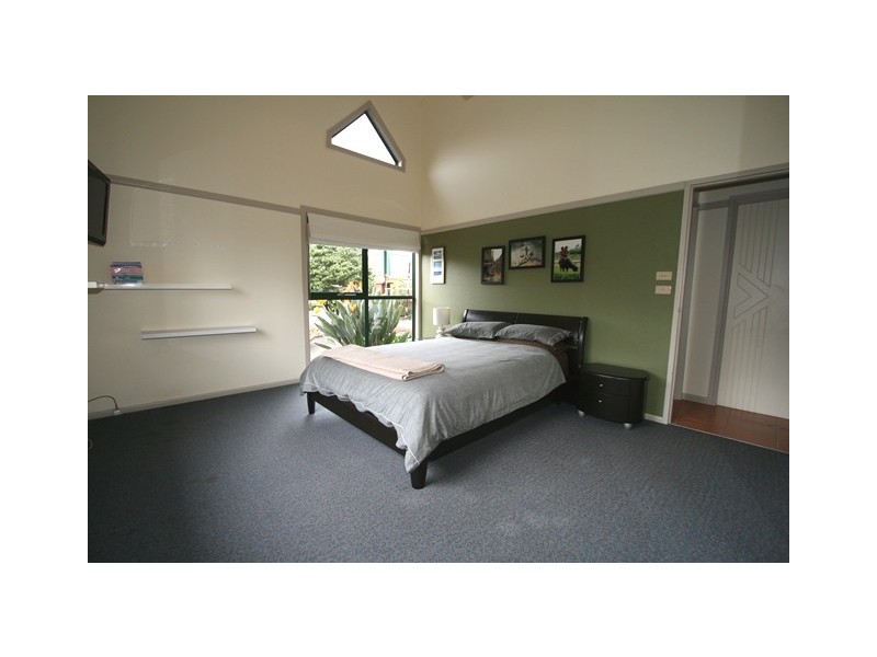 32 Jeury Court, Cowes VIC 3922