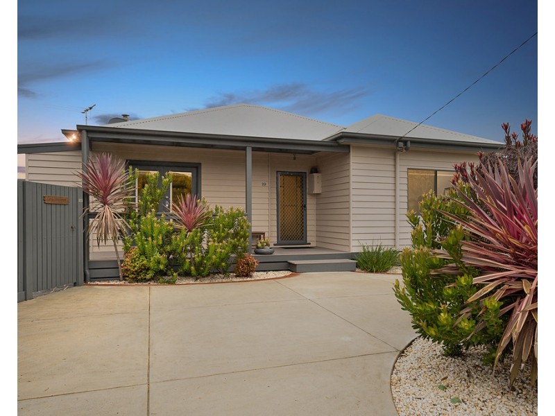 19 Seaview Crescent, Surf Beach VIC 3922