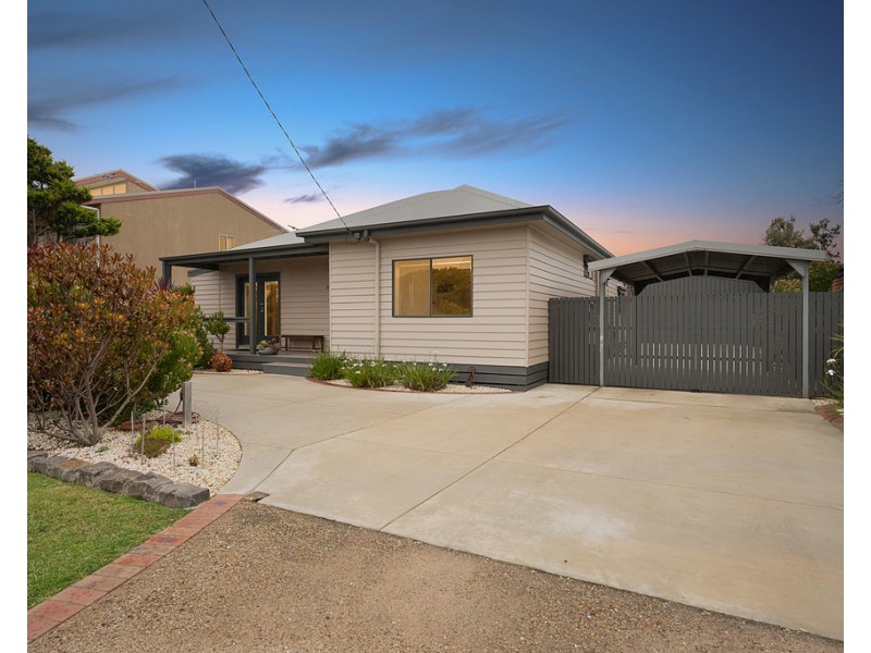 19 Seaview Crescent, Surf Beach VIC 3922