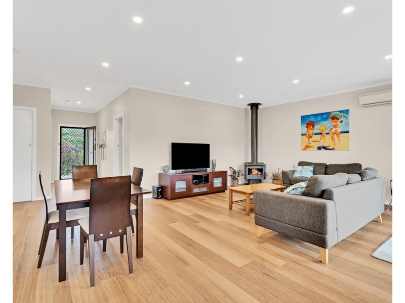 19 Seaview Crescent, Surf Beach VIC 3922