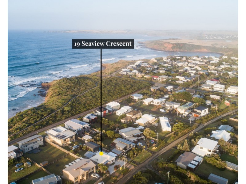 19 Seaview Crescent, Surf Beach VIC 3922