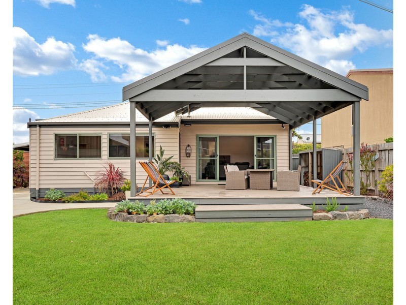 19 Seaview Crescent, Surf Beach VIC 3922