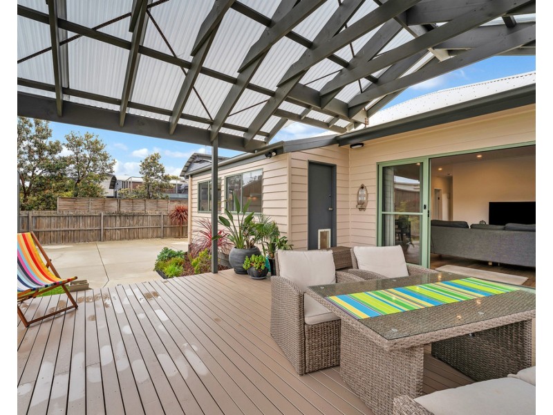 19 Seaview Crescent, Surf Beach VIC 3922