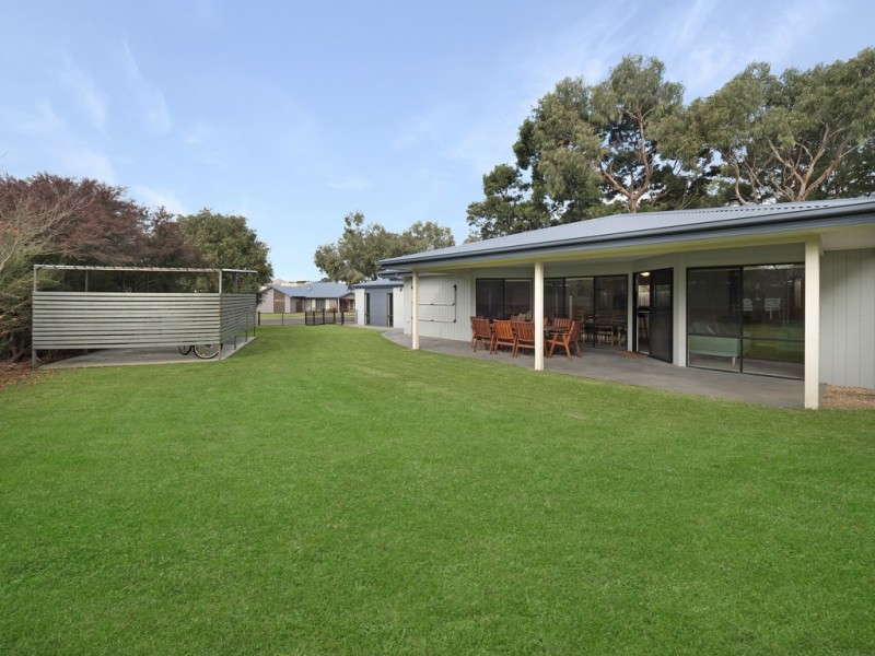 6 Eucalypt Close, Cowes VIC 3922