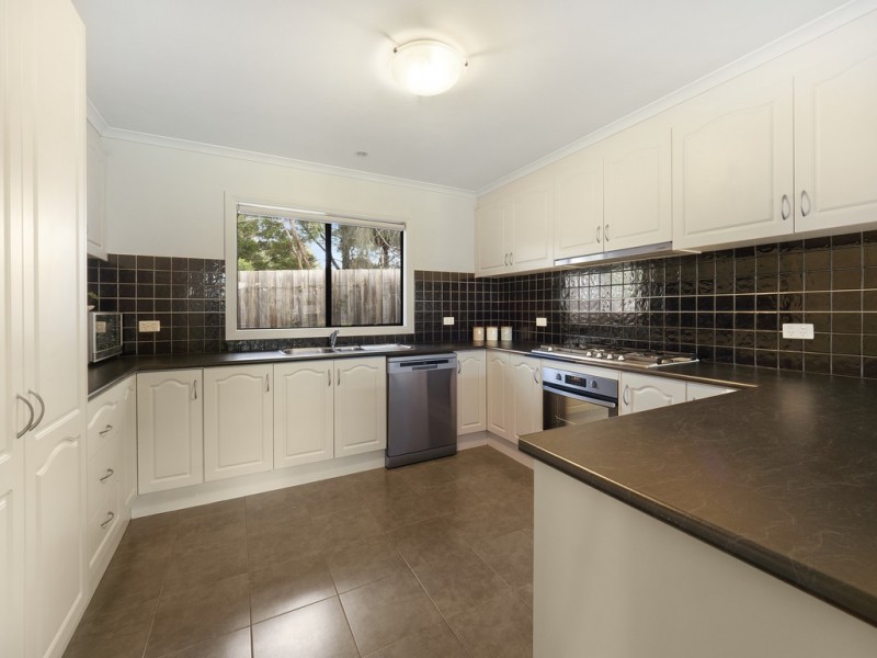6 Eucalypt Close, Cowes VIC 3922