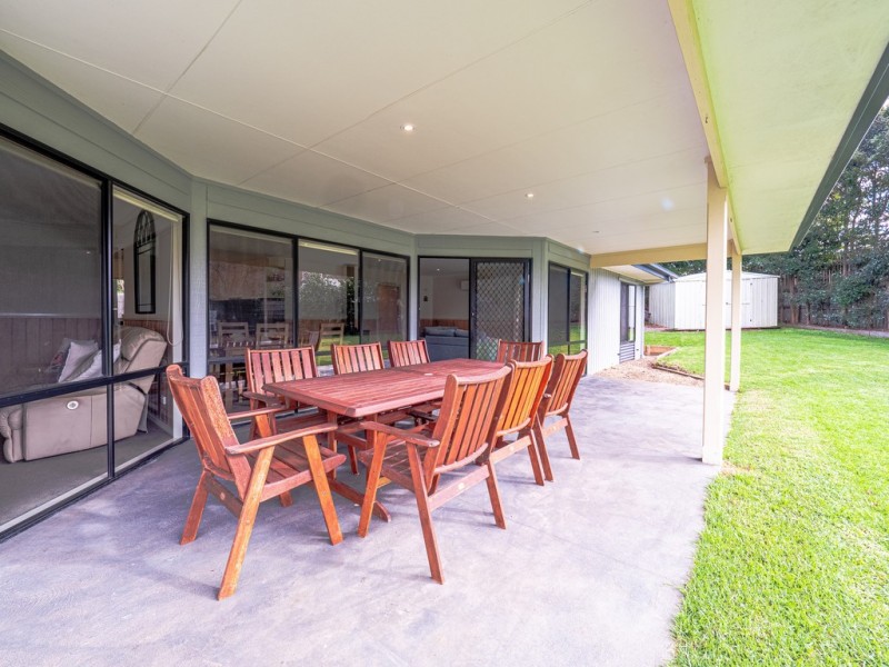 6 Eucalypt Close, Cowes VIC 3922