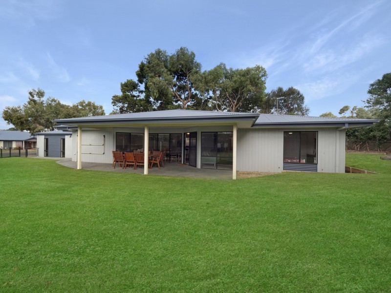 6 Eucalypt Close, Cowes VIC 3922