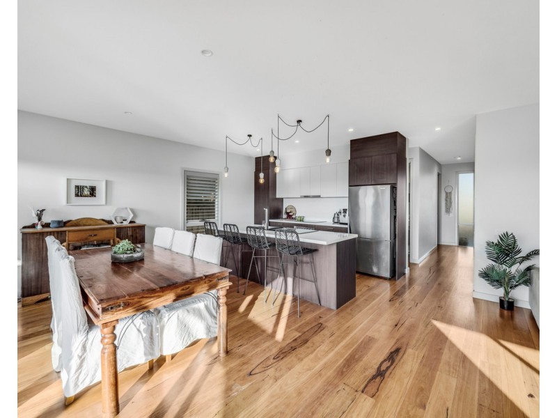 4 Echidna Grove, Cowes VIC 3922