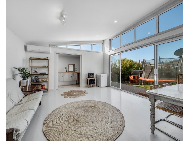 4 Echidna Grove, Cowes VIC 3922