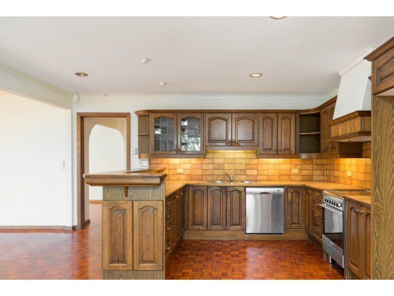 1 Forrest Avenue, Newhaven VIC 3925