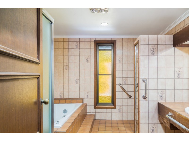 1 Forrest Avenue, Newhaven VIC 3925