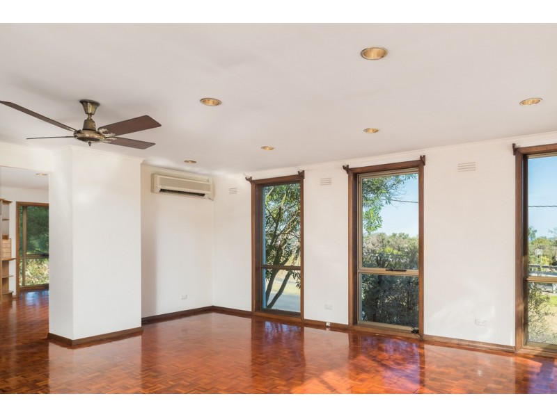 1 Forrest Avenue, Newhaven VIC 3925