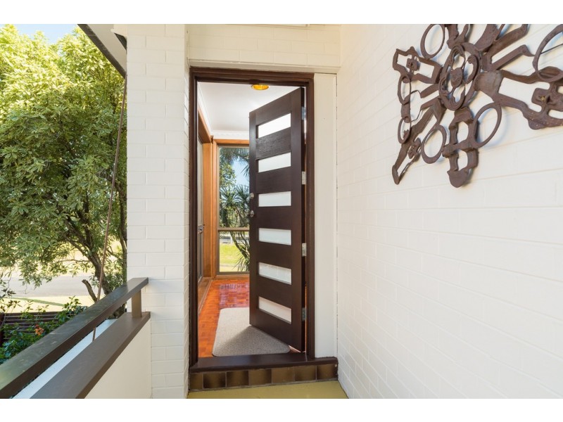 1 Forrest Avenue, Newhaven VIC 3925