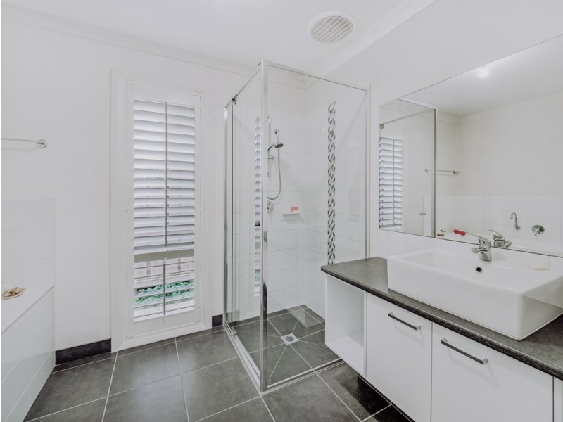 43 Boardwalk Boulevard, Cowes VIC 3922