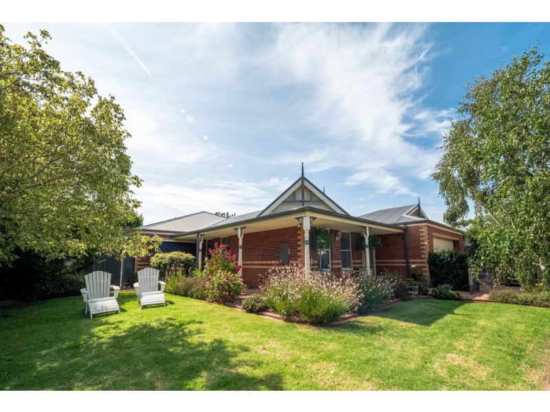 3 Kate Court, Cowes VIC 3922