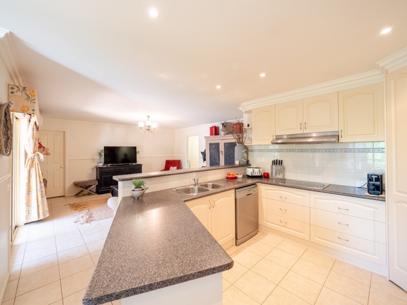 3 Kate Court, Cowes VIC 3922