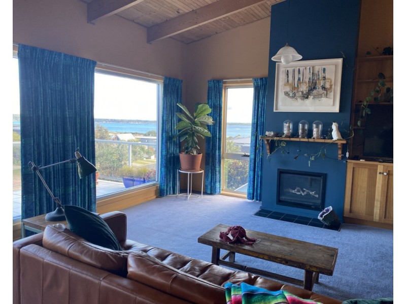 8 Halcyon Avenue, San Remo VIC 3925