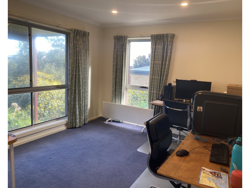 8 Halcyon Avenue, San Remo VIC 3925