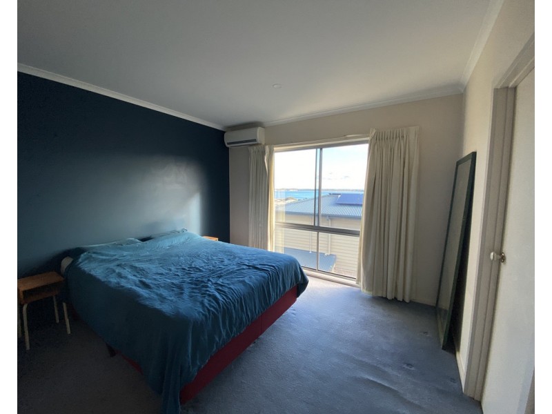 8 Halcyon Avenue, San Remo VIC 3925