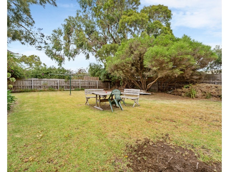 30 Raywood Avenue, Cowes VIC 3922