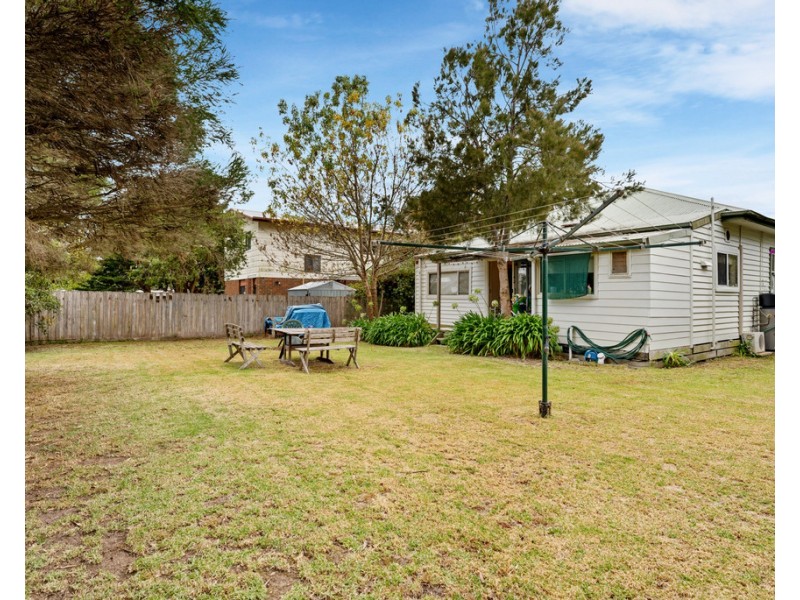 30 Raywood Avenue, Cowes VIC 3922