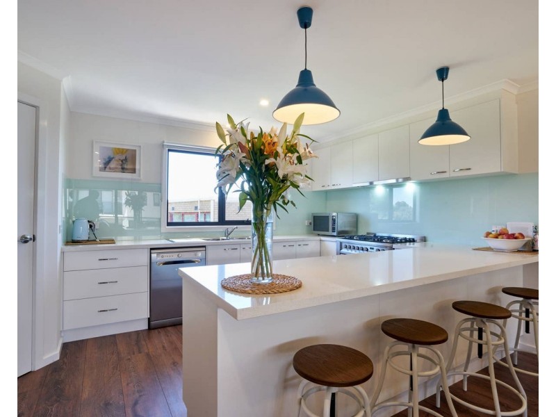 6 Ibis Court, Cowes VIC 3922