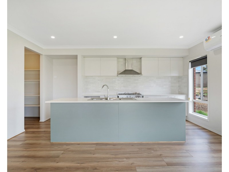26 Curlew Way, Cowes VIC 3922