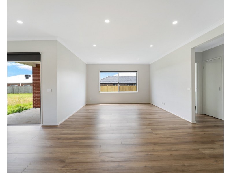26 Curlew Way, Cowes VIC 3922