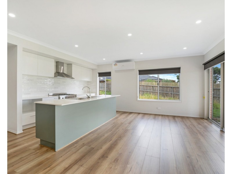 26 Curlew Way, Cowes VIC 3922