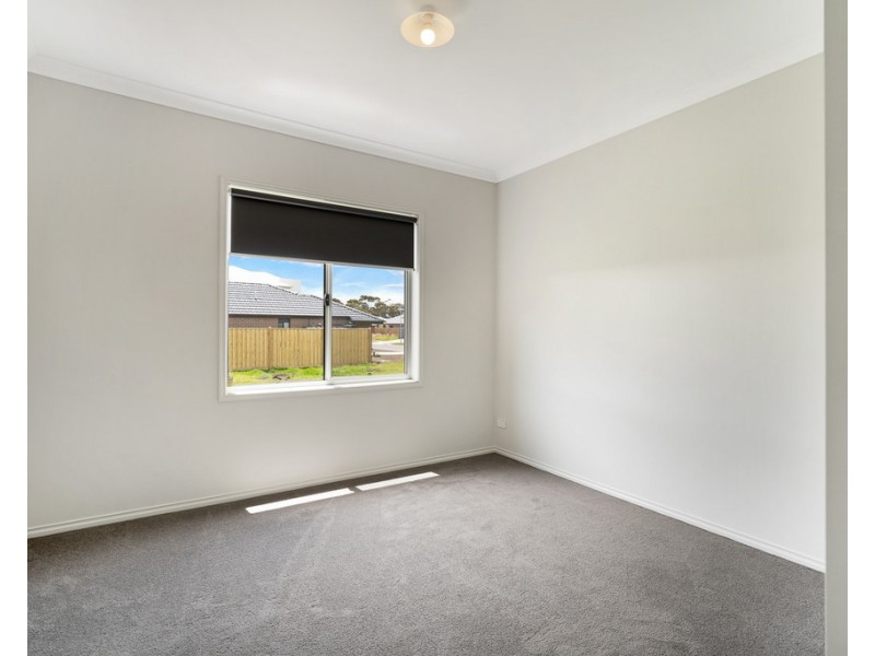 26 Curlew Way, Cowes VIC 3922