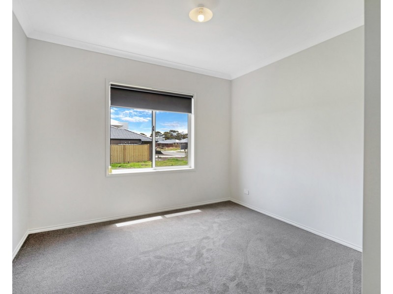 26 Curlew Way, Cowes VIC 3922