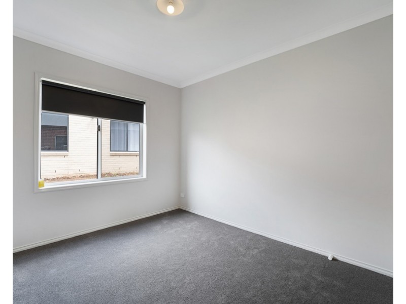 26 Curlew Way, Cowes VIC 3922