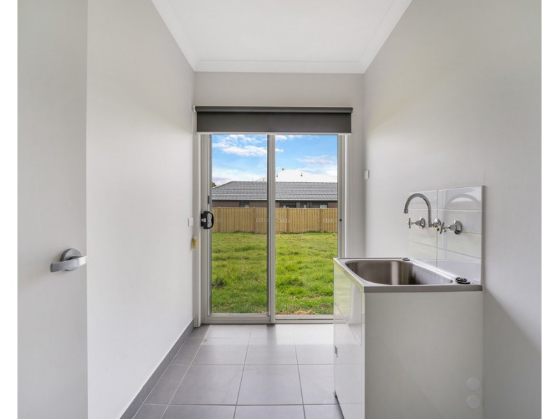 26 Curlew Way, Cowes VIC 3922