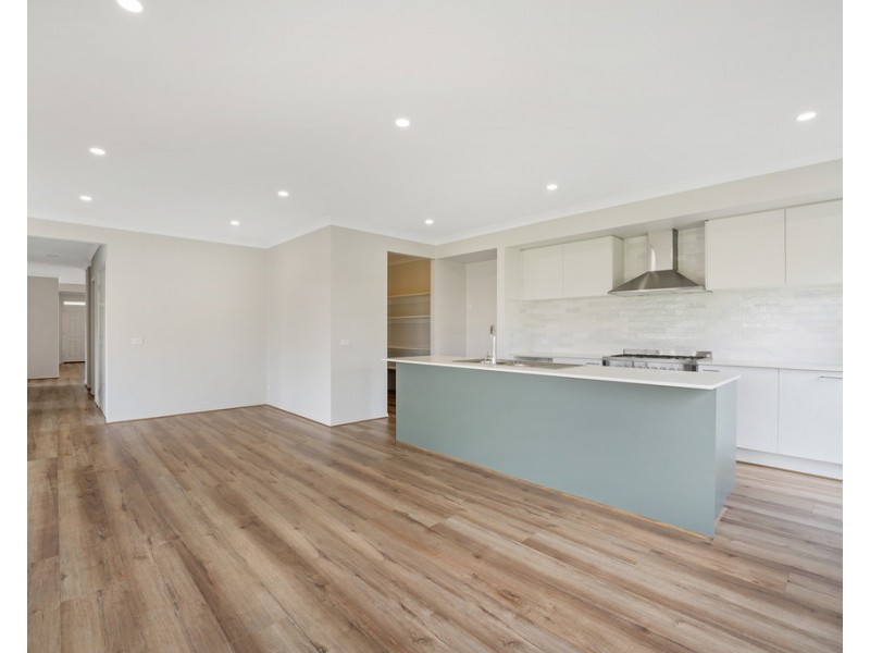 26 Curlew Way, Cowes VIC 3922