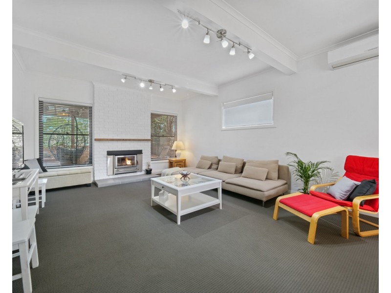 17 Albany Road, Cowes VIC 3922