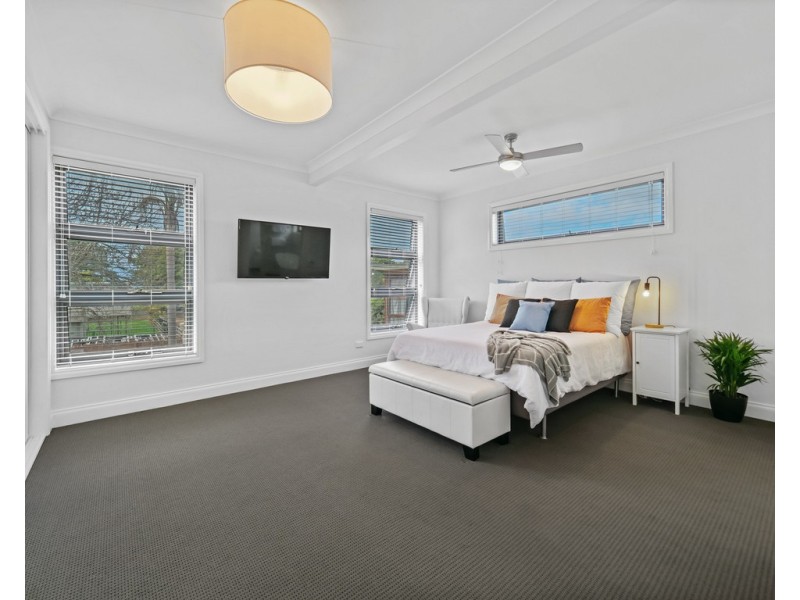 17 Albany Road, Cowes VIC 3922