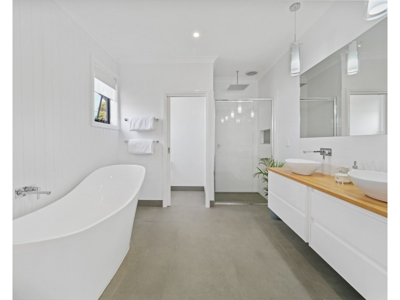 17 Albany Road, Cowes VIC 3922