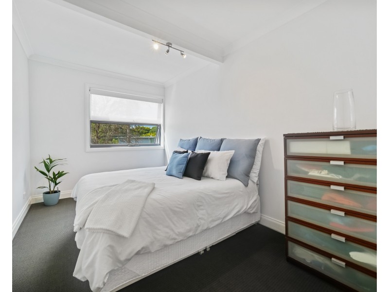 17 Albany Road, Cowes VIC 3922