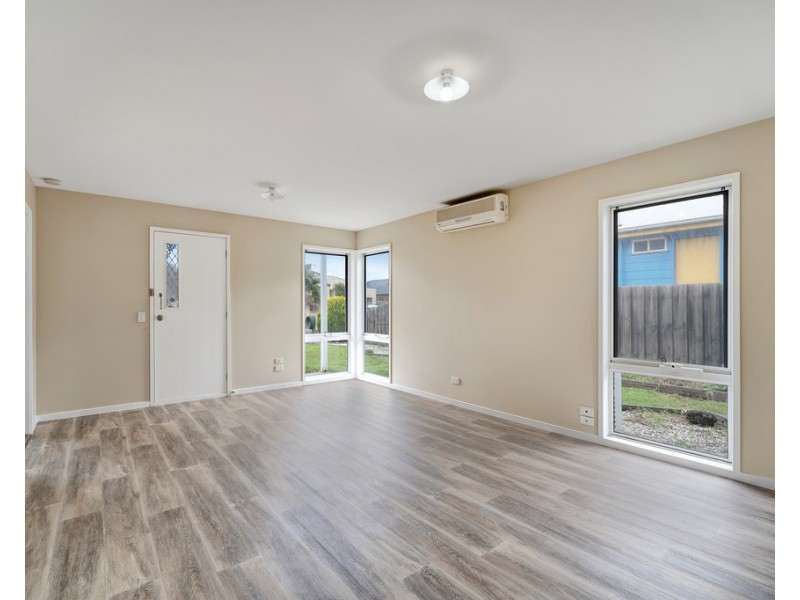21 Irving Road, Cowes VIC 3922