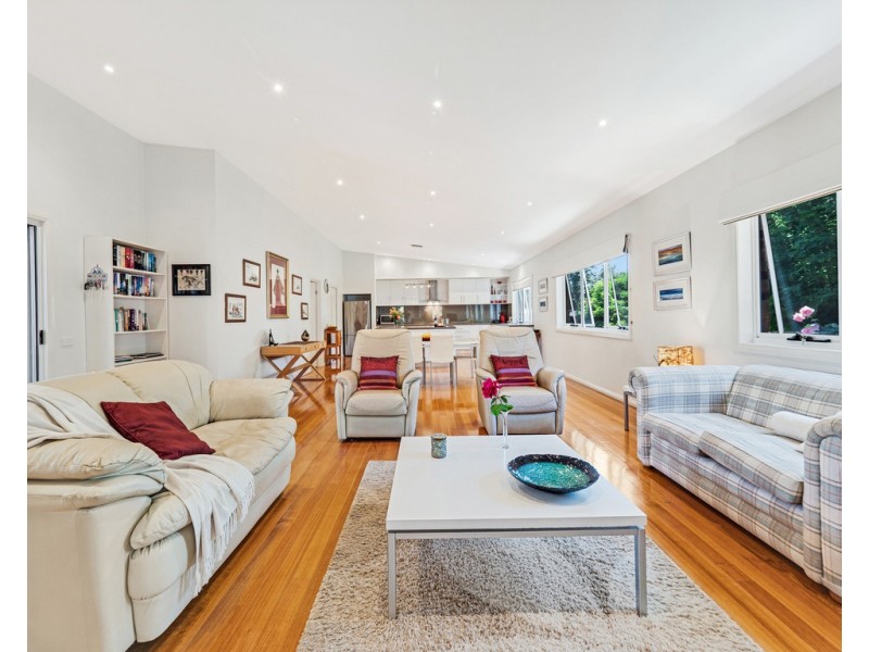 16 Norman Drive, Cowes VIC 3922