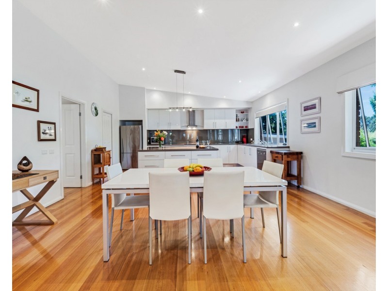 16 Norman Drive, Cowes VIC 3922