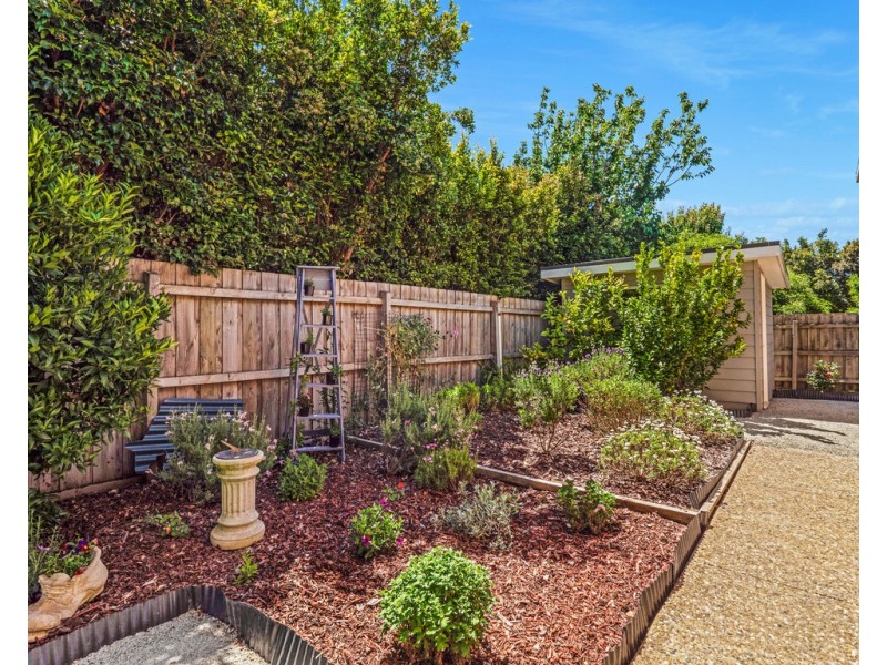 16 Norman Drive, Cowes VIC 3922