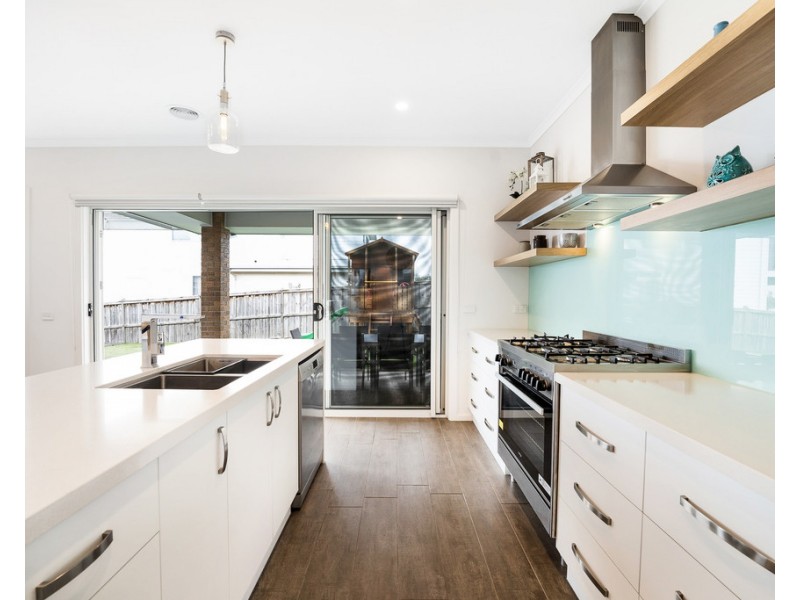 27 Boobook Grove, Cowes VIC 3922