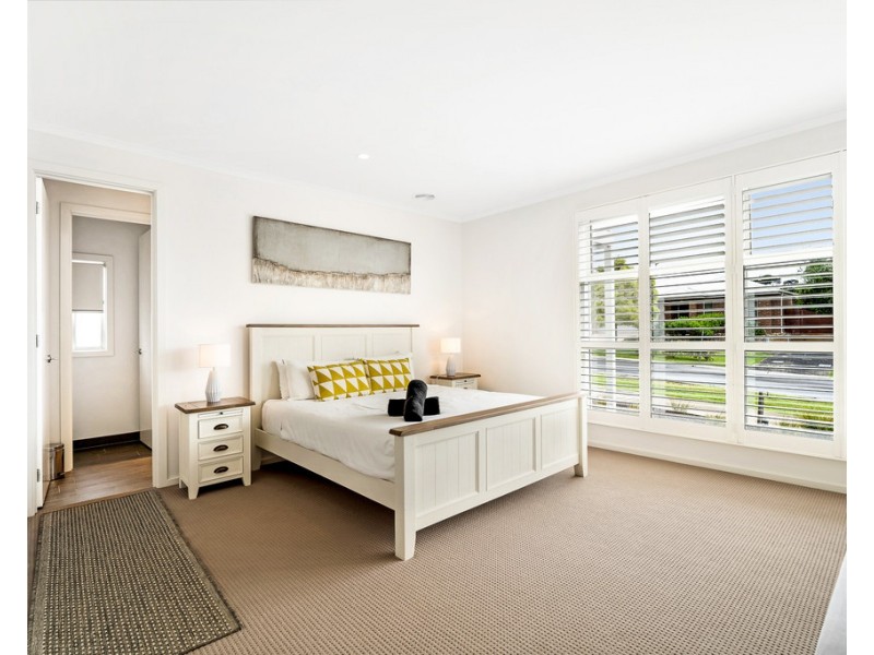 27 Boobook Grove, Cowes VIC 3922