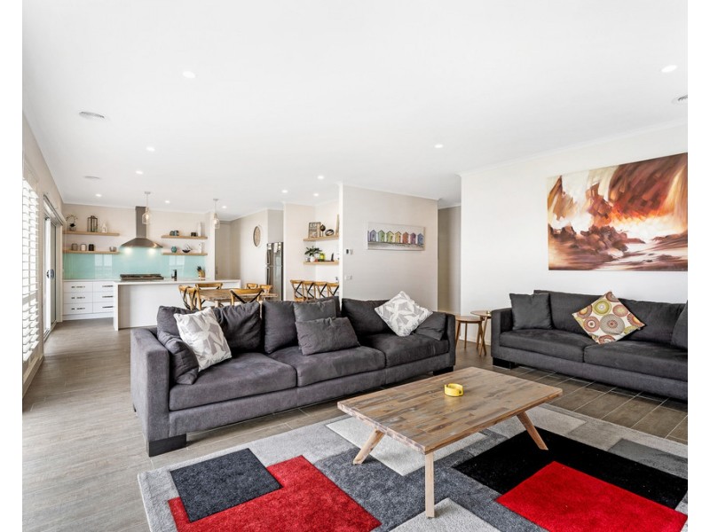 27 Boobook Grove, Cowes VIC 3922