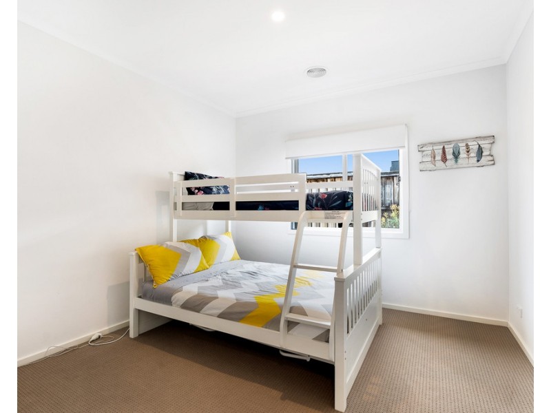 27 Boobook Grove, Cowes VIC 3922