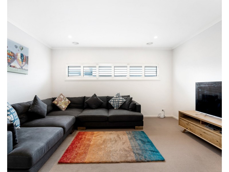 27 Boobook Grove, Cowes VIC 3922