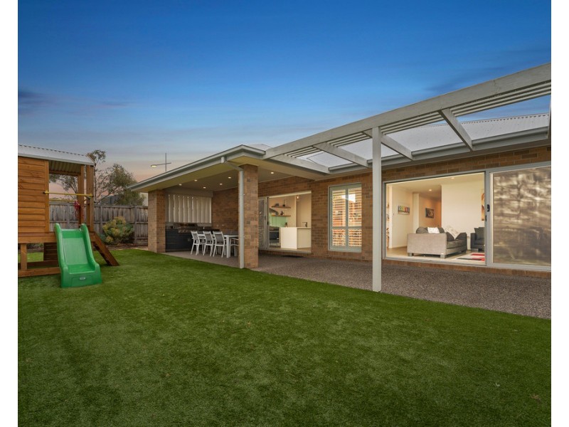 27 Boobook Grove, Cowes VIC 3922