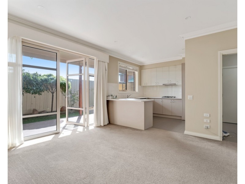 4/1A Leslie Avenue, Cowes VIC 3922